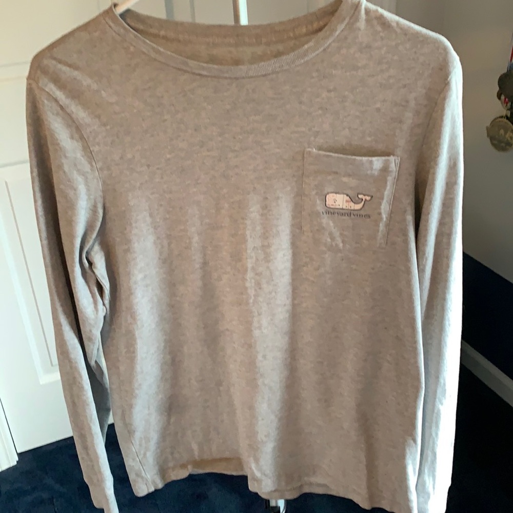 Large Vineyard Vines Hockey Shirt